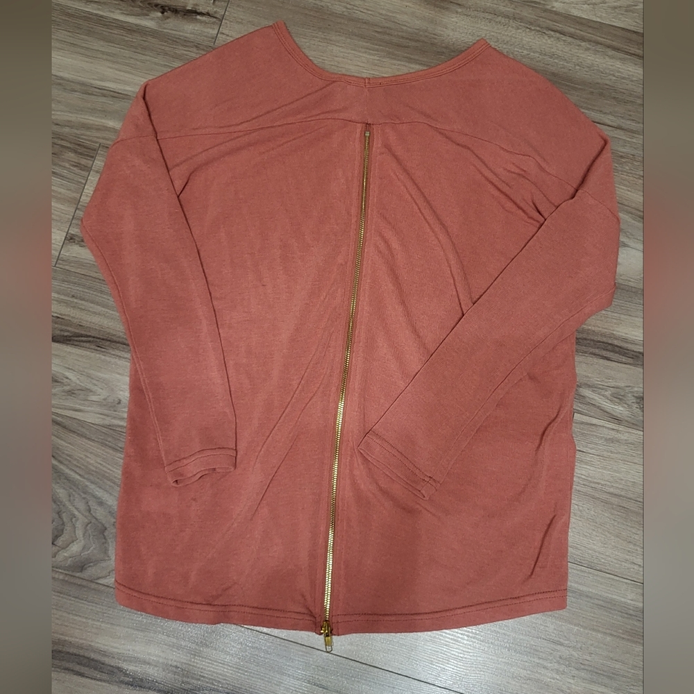 Lulu's high low top - Picture 5 of 5